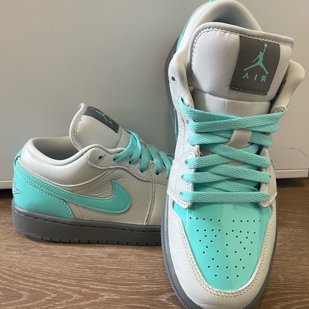 Nike Jordan 1 Low - “Polaroid” Women’s size 8.5